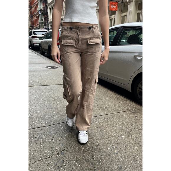 Brandy Melville Kim Cargo Pants Tan - Picture 9 of 9